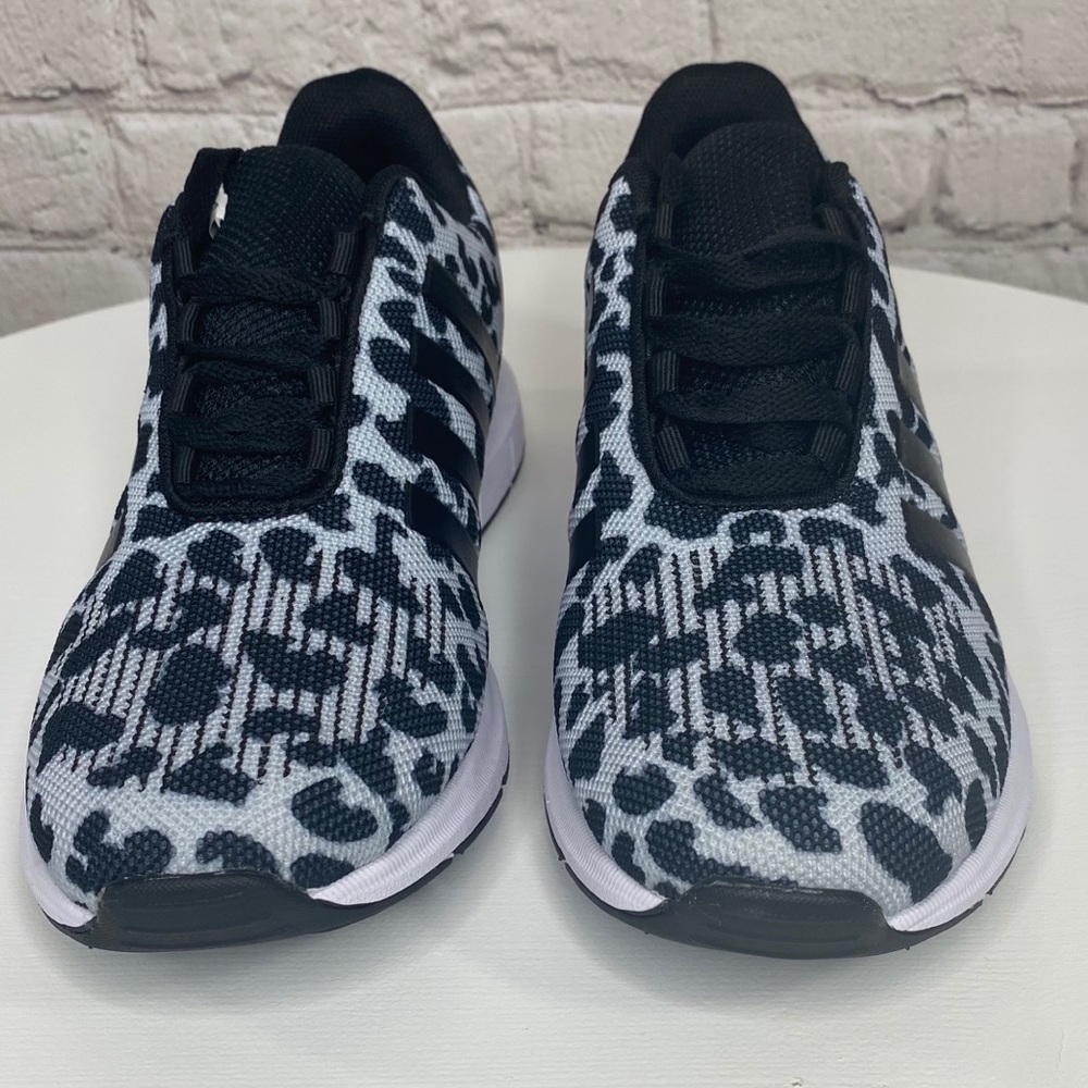 Oli Jolimall Women’s Sneakers Black + Gray Size 9